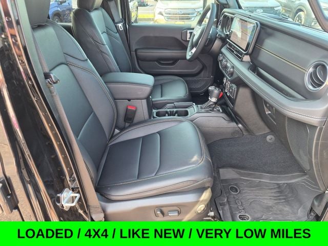 2026 Jeep Wrangler Sahara w/Leather & Sunroof