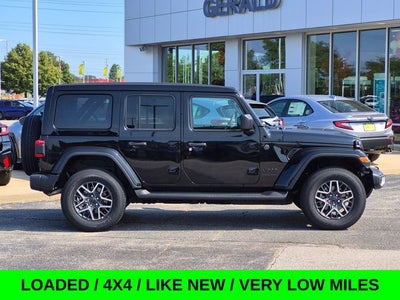2026 Jeep Wrangler Sahara w/Leather & Sunroof