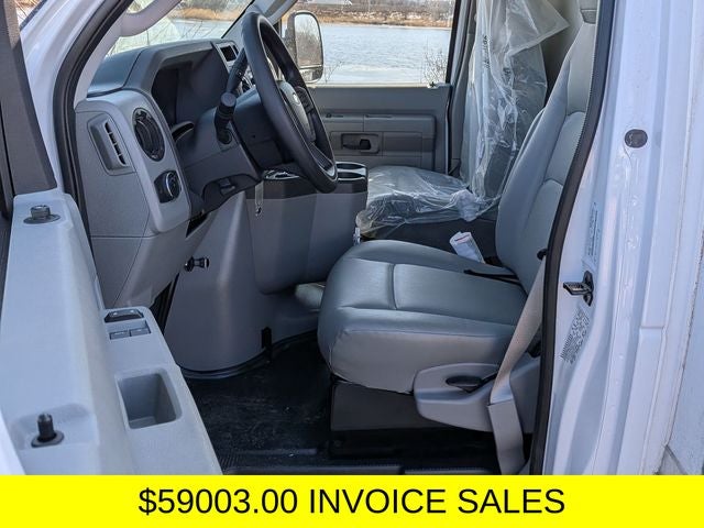 2027 Ford Econoline Cutaway E-450 DRW