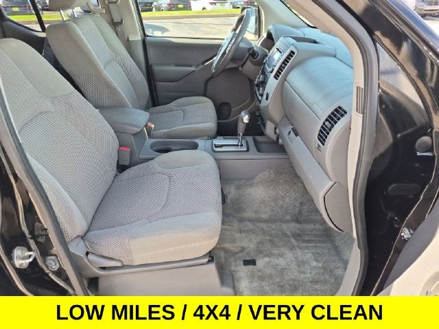 2018 Nissan Frontier SV 4X4 w/Low Miles