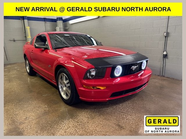 2005 Ford Mustang GT Premium w/Leather & Very Low Miles