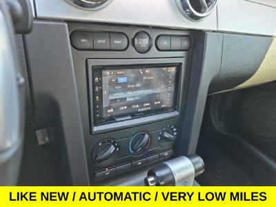 2005 Ford Mustang GT Premium w/Leather & Very Low Miles