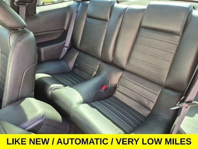 2005 Ford Mustang GT Premium w/Leather & Very Low Miles