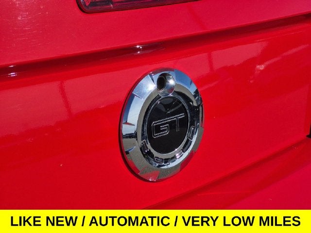 2005 Ford Mustang GT Premium w/Leather & Very Low Miles