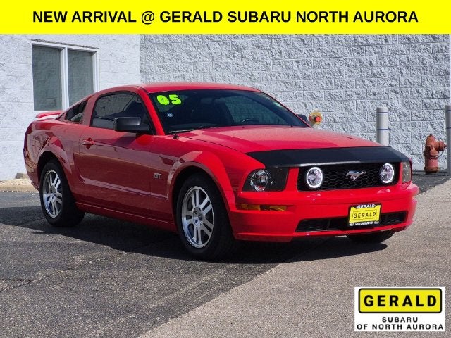 2005 Ford Mustang GT Premium w/Leather & Very Low Miles