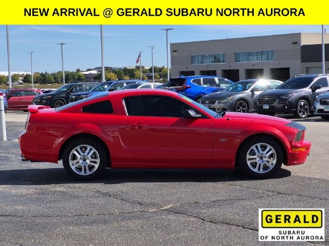 2005 Ford Mustang GT Premium w/Leather & Very Low Miles