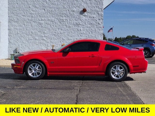 2005 Ford Mustang GT Premium w/Leather & Very Low Miles