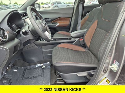 2022 Nissan Kicks SR