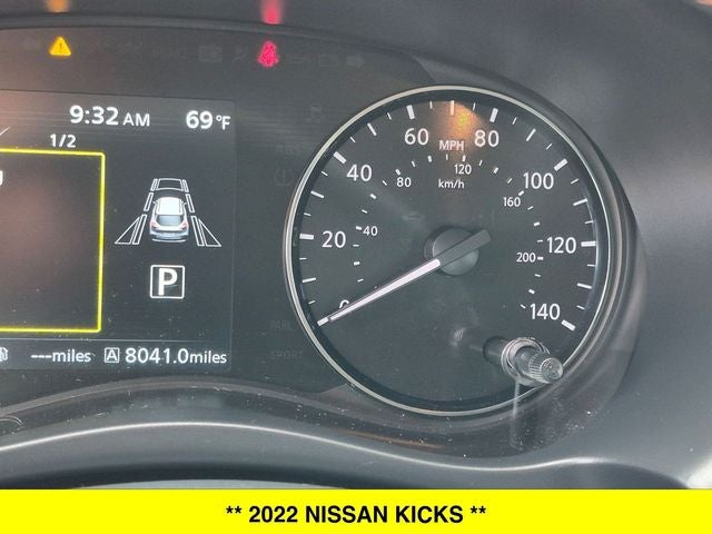 2022 Nissan Kicks SR