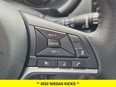 2022 Nissan Kicks SR