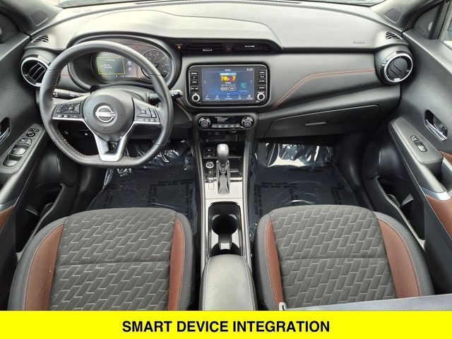 2022 Nissan Kicks SR