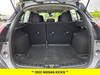 2022 Nissan Kicks SR
