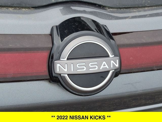 2022 Nissan Kicks SR