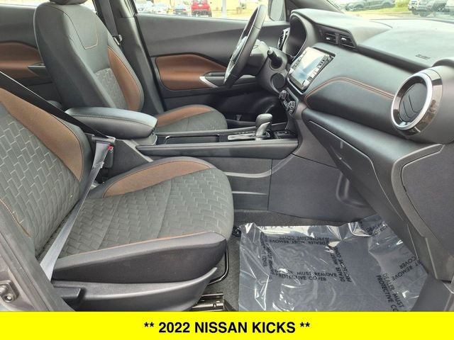 2022 Nissan Kicks SR