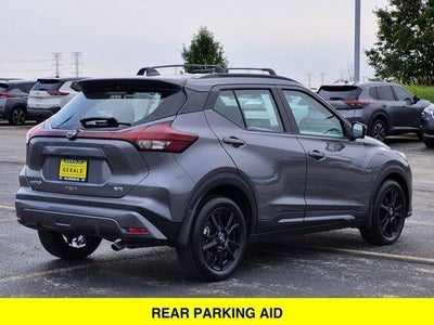 2022 Nissan Kicks SR