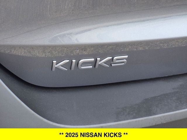 2025 Nissan Kicks SR AWD 2-Tone Paint