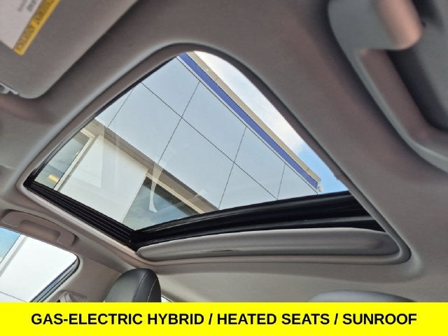 2018 Toyota Camry Hybrid SE w/Bluetooth & Backup Camera