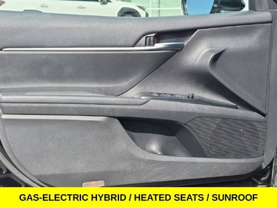2018 Toyota Camry Hybrid SE w/Bluetooth & Backup Camera