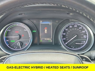 2018 Toyota Camry Hybrid SE w/Bluetooth & Backup Camera