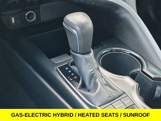 2018 Toyota Camry Hybrid SE w/Bluetooth & Backup Camera