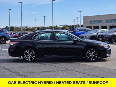 2018 Toyota Camry Hybrid SE w/Bluetooth & Backup Camera