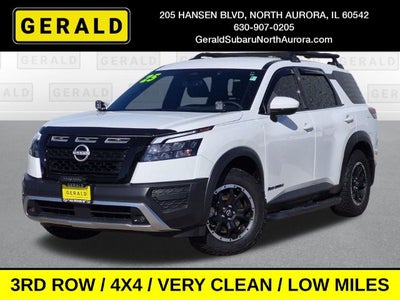 2025 Nissan Pathfinder Rock Creek 4X4 Loaded w/Low Miles