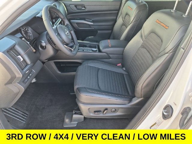 2025 Nissan Pathfinder Rock Creek 4X4 Loaded w/Low Miles