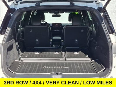 2025 Nissan Pathfinder Rock Creek 4X4 Loaded w/Low Miles