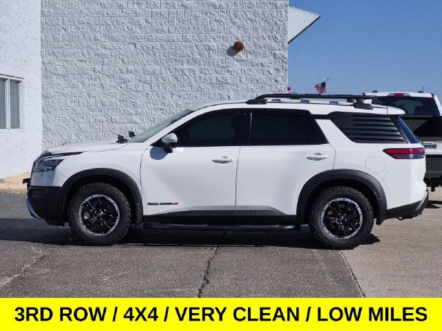 2025 Nissan Pathfinder Rock Creek 4X4 Loaded w/Low Miles
