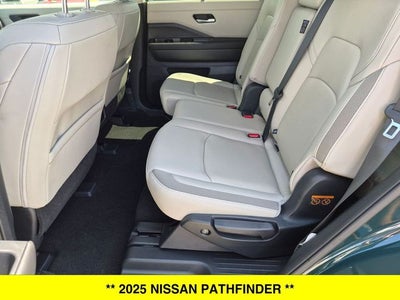 2025 Nissan Pathfinder SL 4WD
