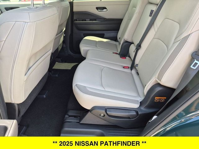 2025 Nissan Pathfinder SL 4WD