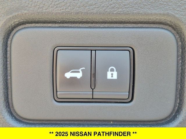 2025 Nissan Pathfinder SL 4WD