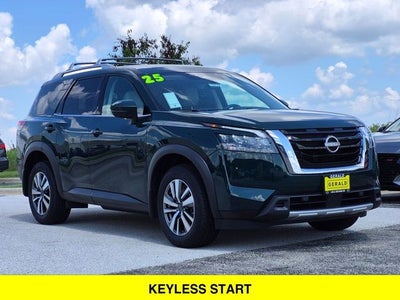 2025 Nissan Pathfinder SL 4WD