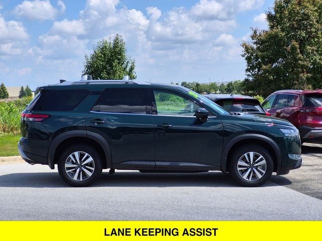 2025 Nissan Pathfinder SL 4WD