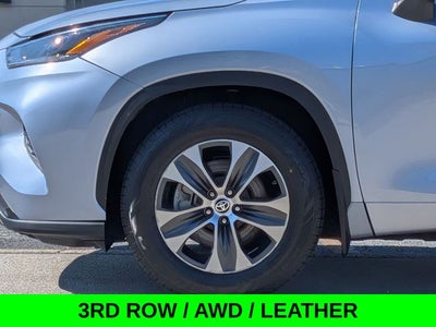 2021 Toyota Highlander XLE AWD w/Leather & 3rd Row