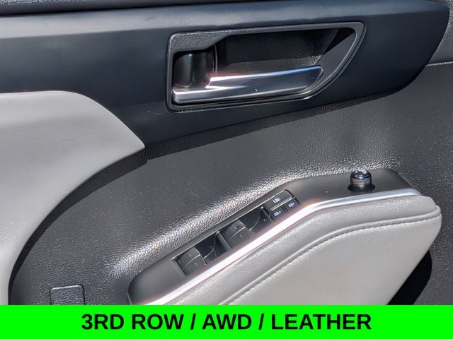 2021 Toyota Highlander XLE AWD w/Leather & 3rd Row