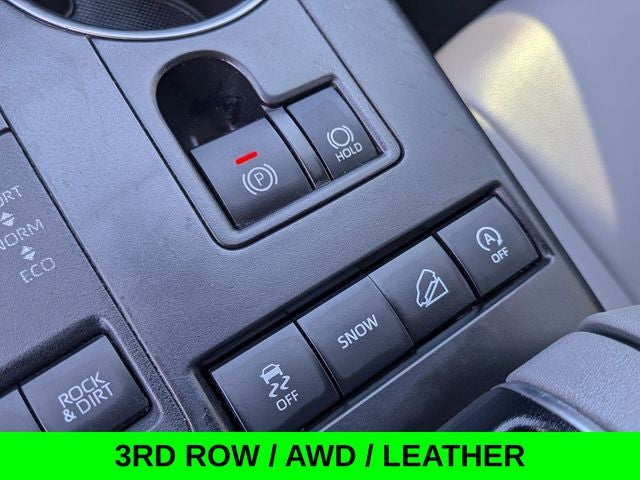 2021 Toyota Highlander XLE AWD w/Leather & 3rd Row
