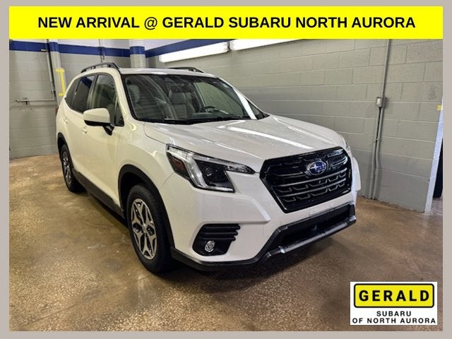 2024 Subaru Forester Premium AWD w/Sunroof & Heated Seats