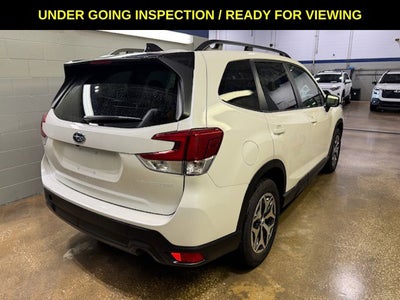 2024 Subaru Forester Premium AWD w/Sunroof & Heated Seats
