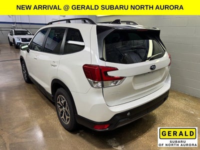 2024 Subaru Forester Premium AWD w/Sunroof & Heated Seats