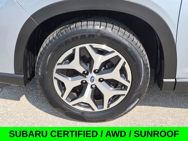 2023 Subaru Forester Premium AWD w/Moonroof & Heated Seats