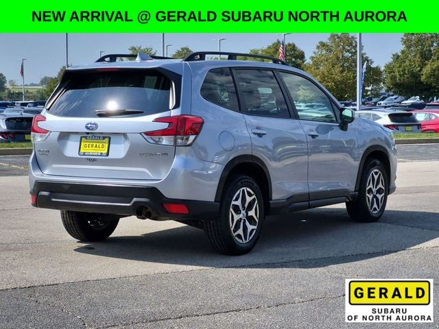 2023 Subaru Forester Premium AWD w/Moonroof & Heated Seats