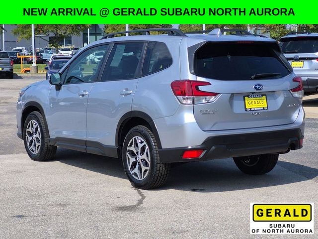 2023 Subaru Forester Premium AWD w/Moonroof & Heated Seats