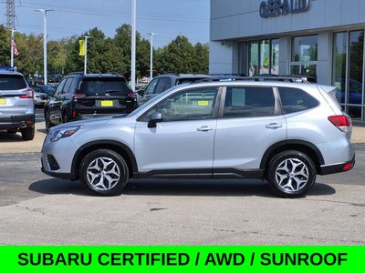 2023 Subaru Forester Premium AWD w/Moonroof & Heated Seats