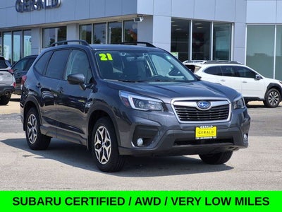 2021 Subaru Forester Premium AWD w/Sunroof & Heated Seats
