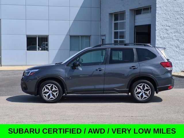 2021 Subaru Forester Premium AWD w/Sunroof & Heated Seats