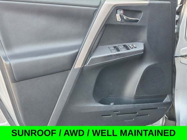 2018 Toyota RAV4 XLE AWD w/Blind Spot Monitor & Sunroof
