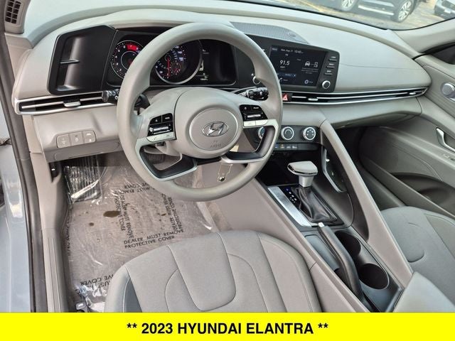 2023 Hyundai Elantra SE