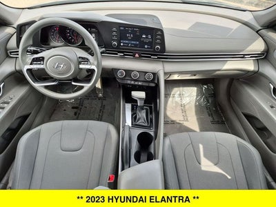 2023 Hyundai Elantra SE