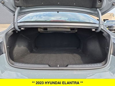 2023 Hyundai Elantra SE